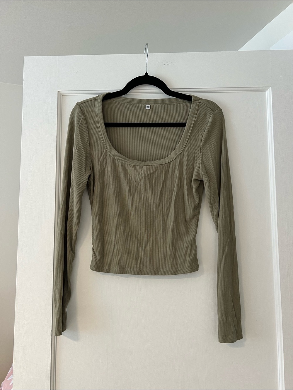 Long Sleeve Scoop Neck Women’s Top - Olive size M